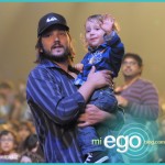 Diego Luna y su hijo en Yo Gabba Gabba! Live!