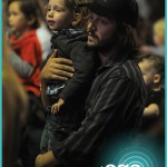 Diego Luna y su hijo en Yo Gabba Gabba! Live!